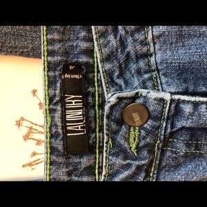 Low Rise Laundry Fitted Jeans